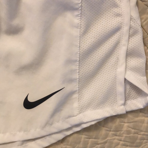 Children’s XL white Nike DRI-FIT running shorts - Picture 4 of 11